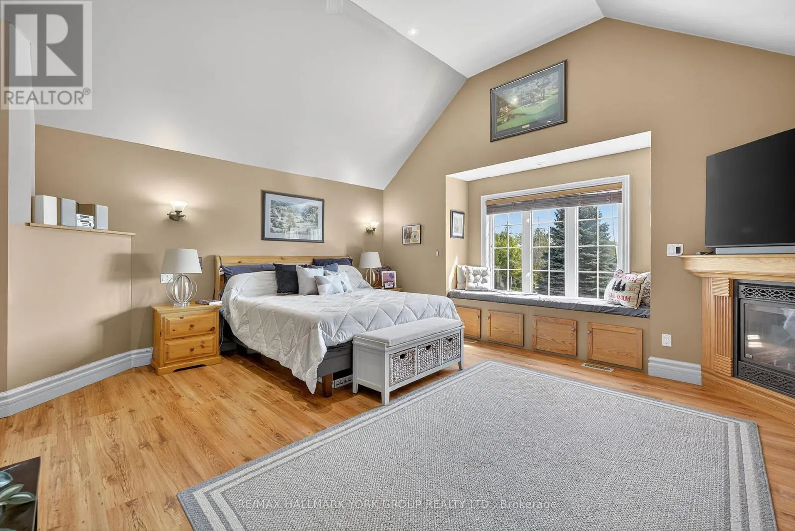 2 HADLEY COURT
