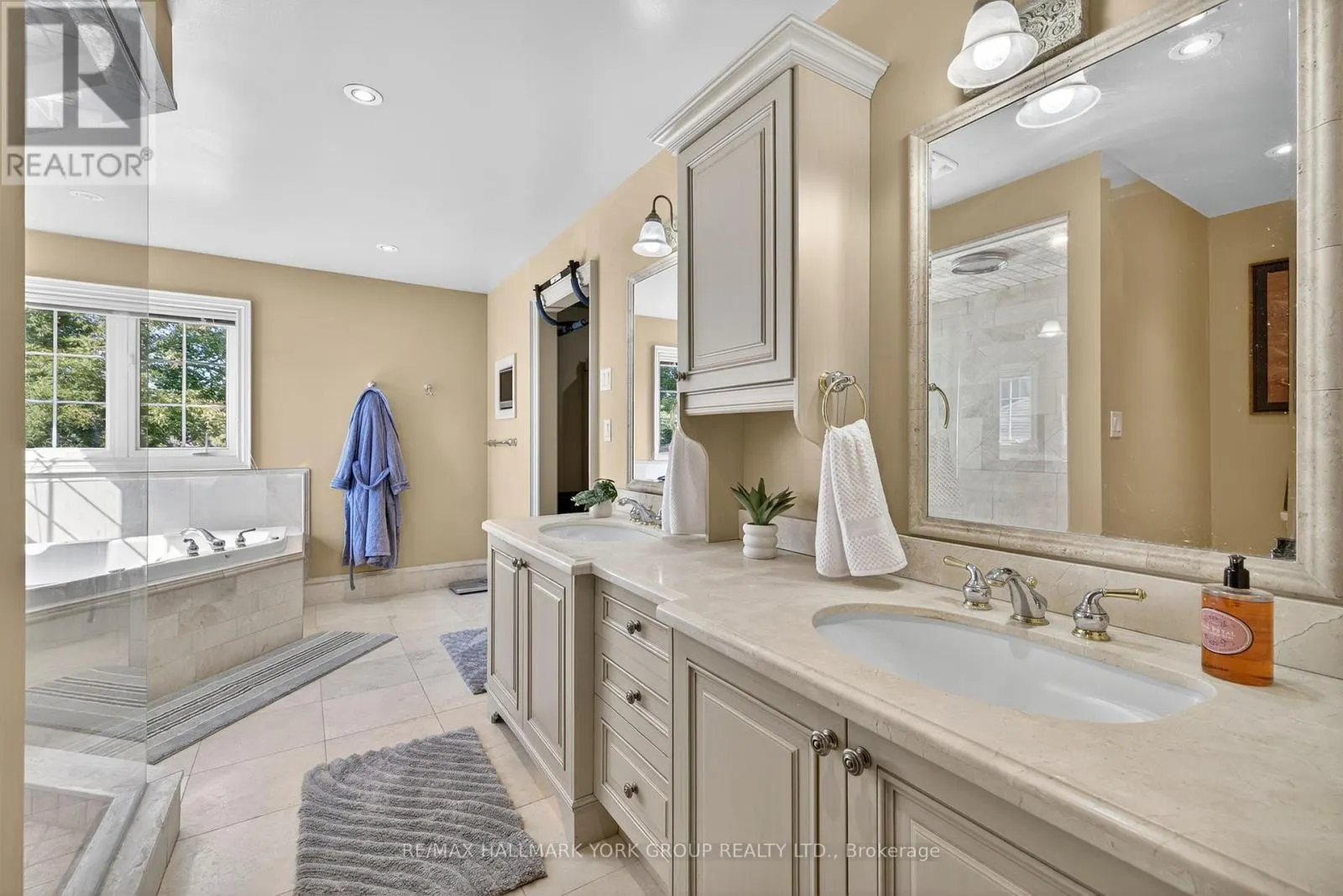 2 HADLEY COURT