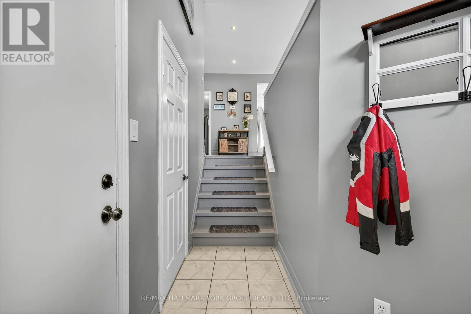2 HADLEY COURT