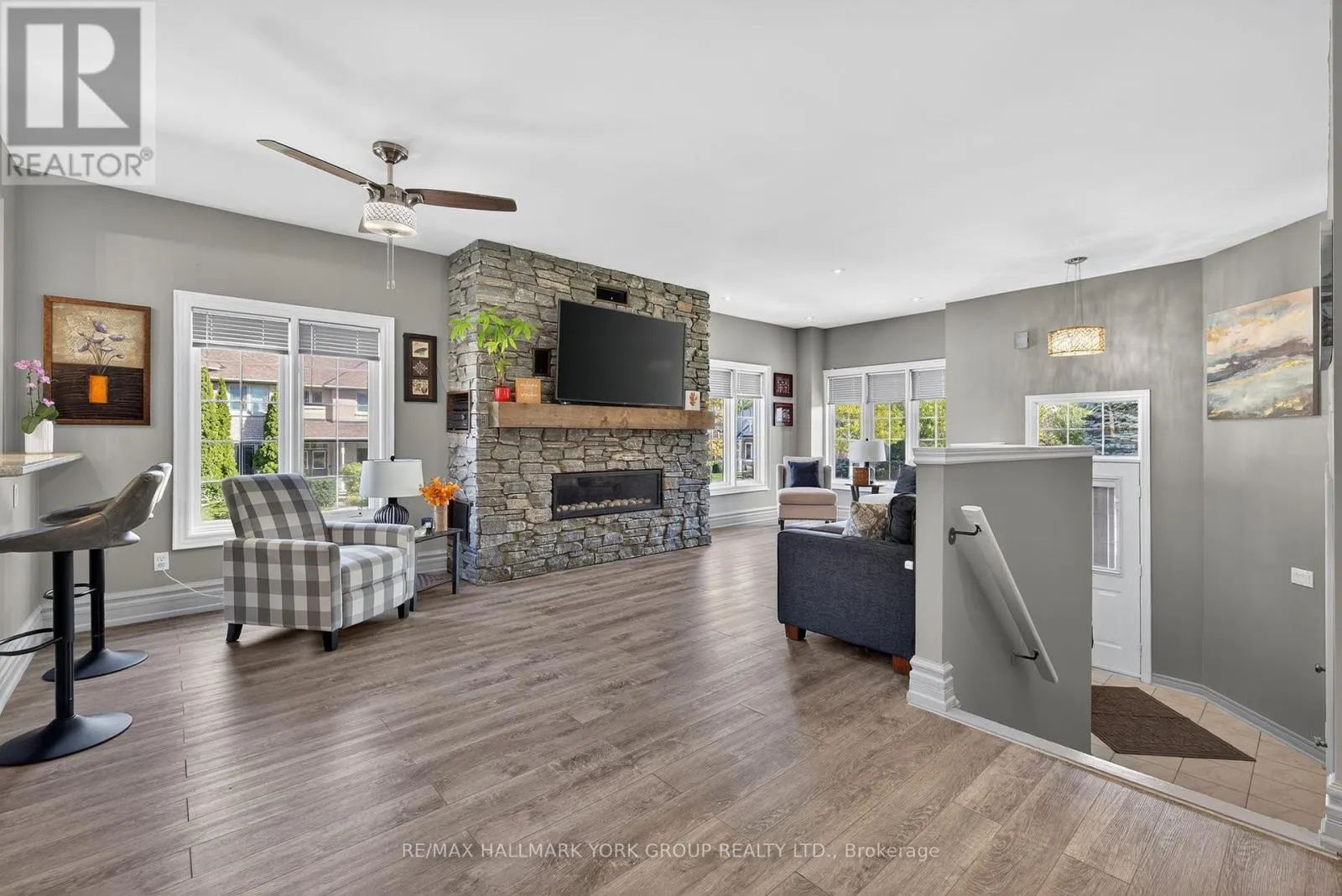 2 HADLEY COURT