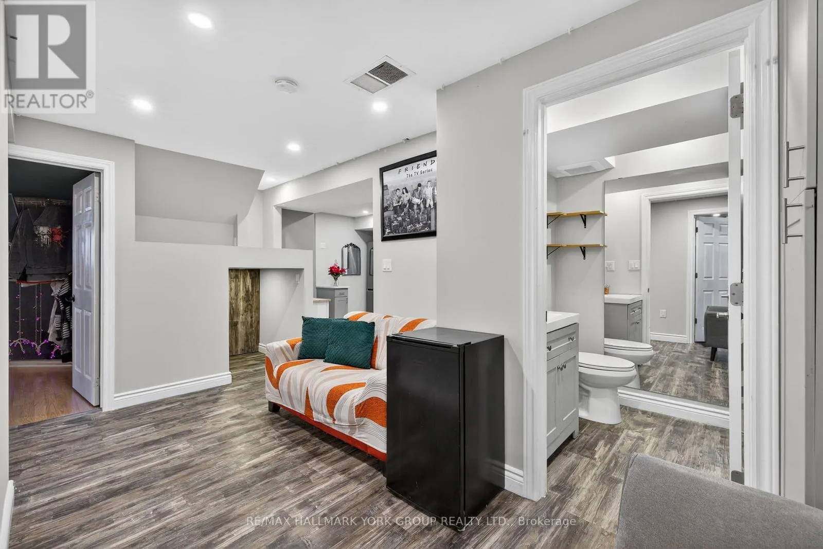 2 HADLEY COURT