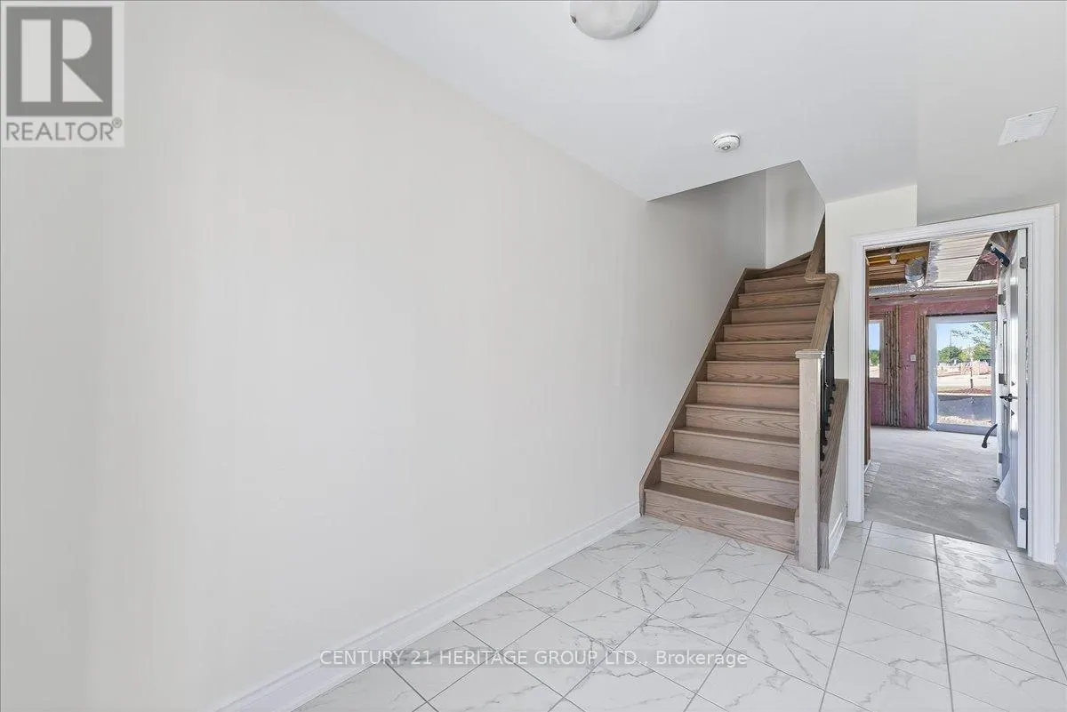 6 ELGIN COURT