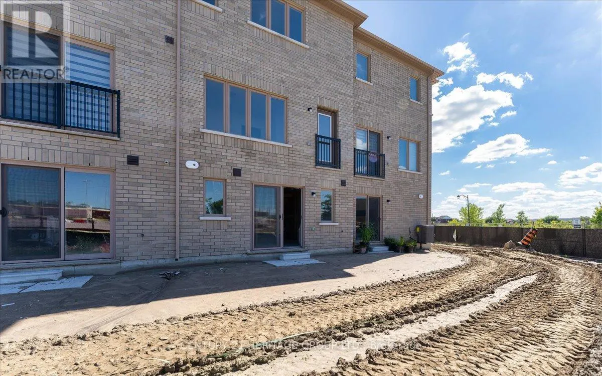 6 ELGIN COURT