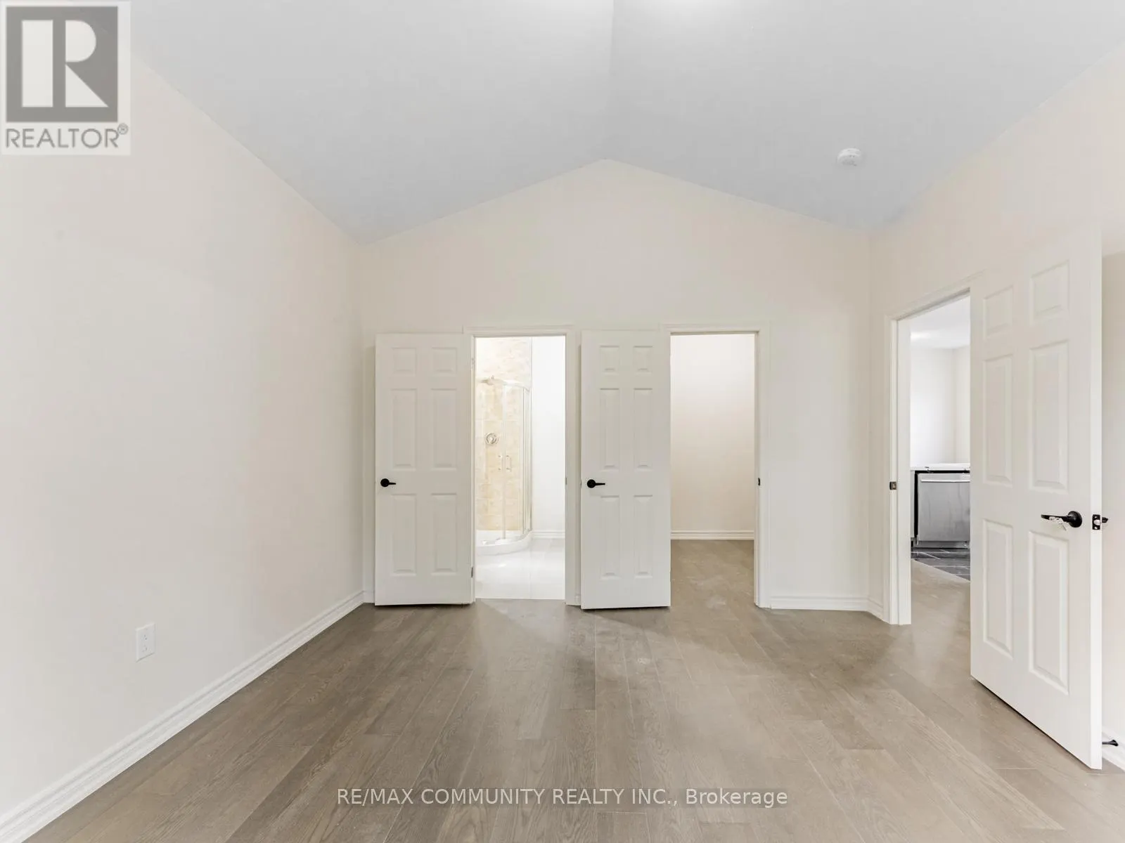 506 SIMCOE STREET
