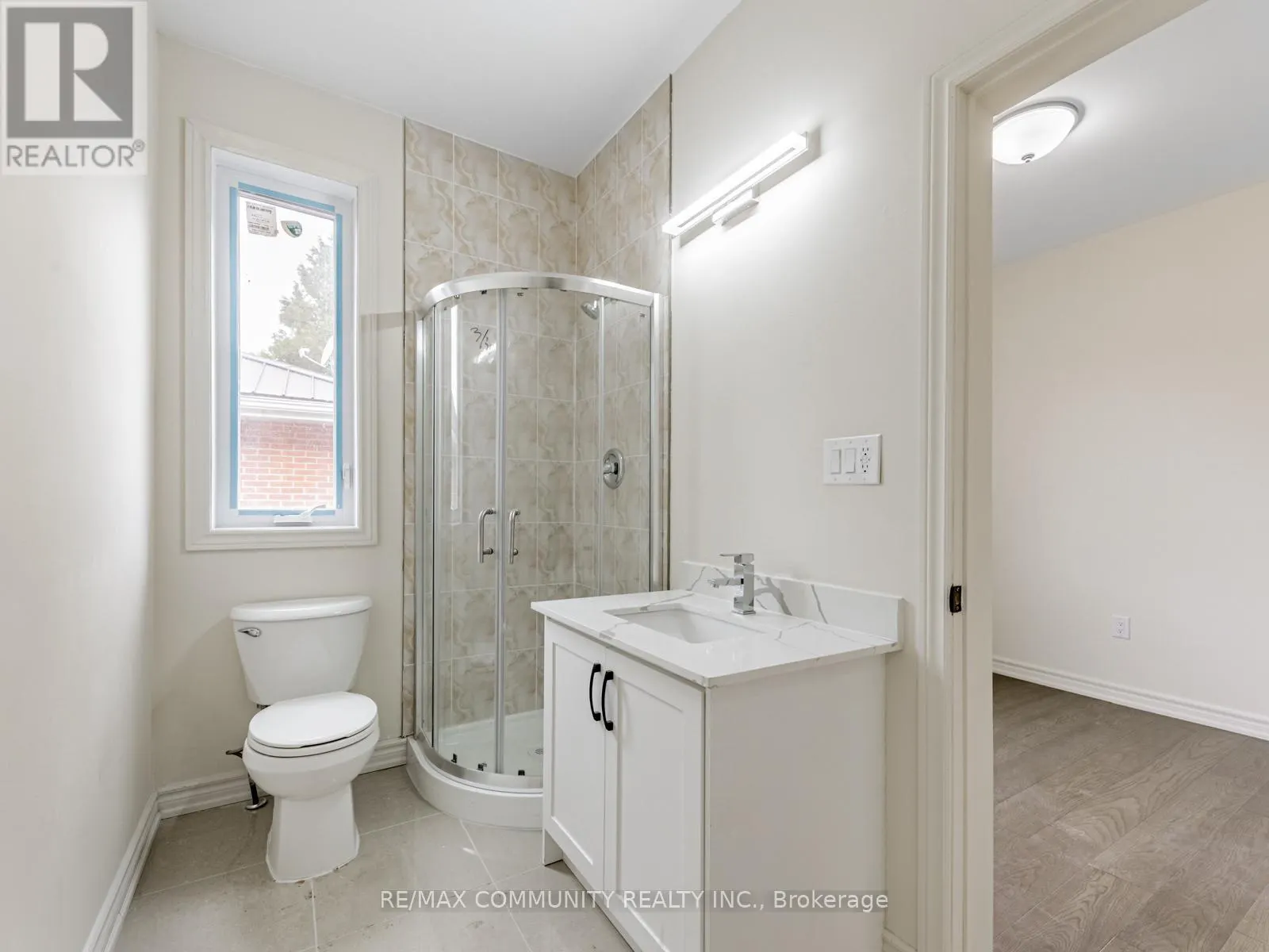 506 SIMCOE STREET