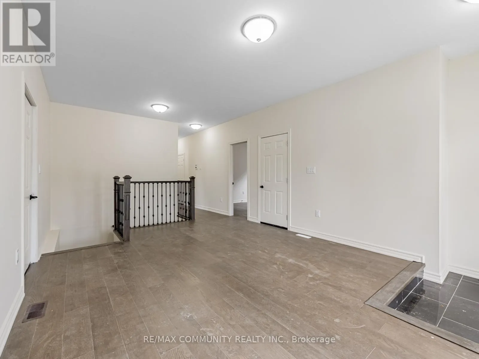 506 SIMCOE STREET