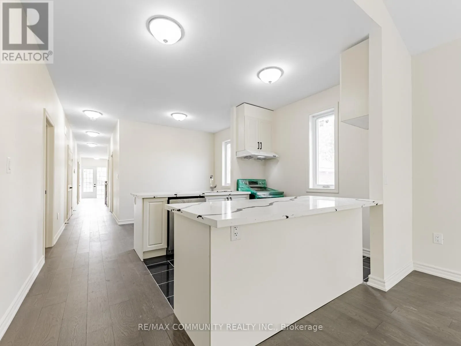 506 SIMCOE STREET
