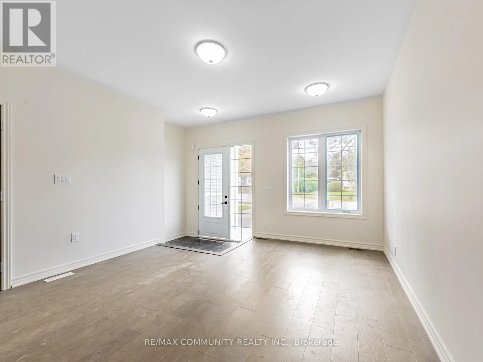 506 SIMCOE STREET