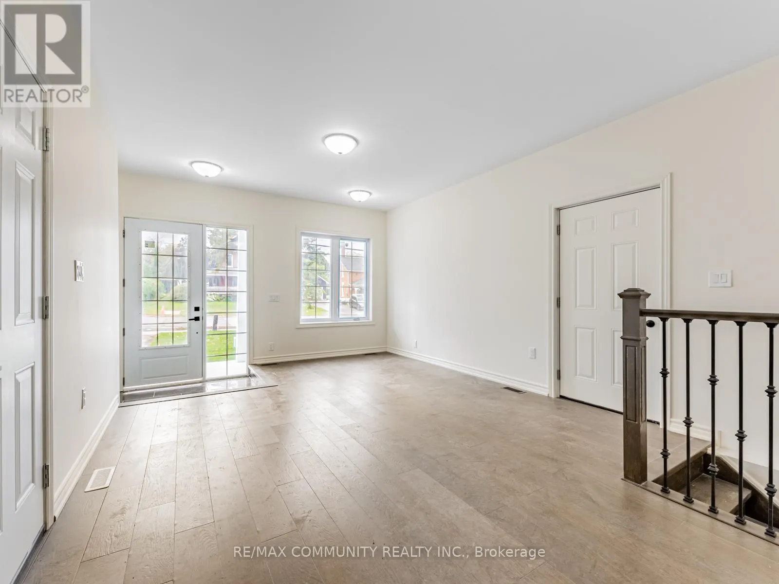 506 SIMCOE STREET