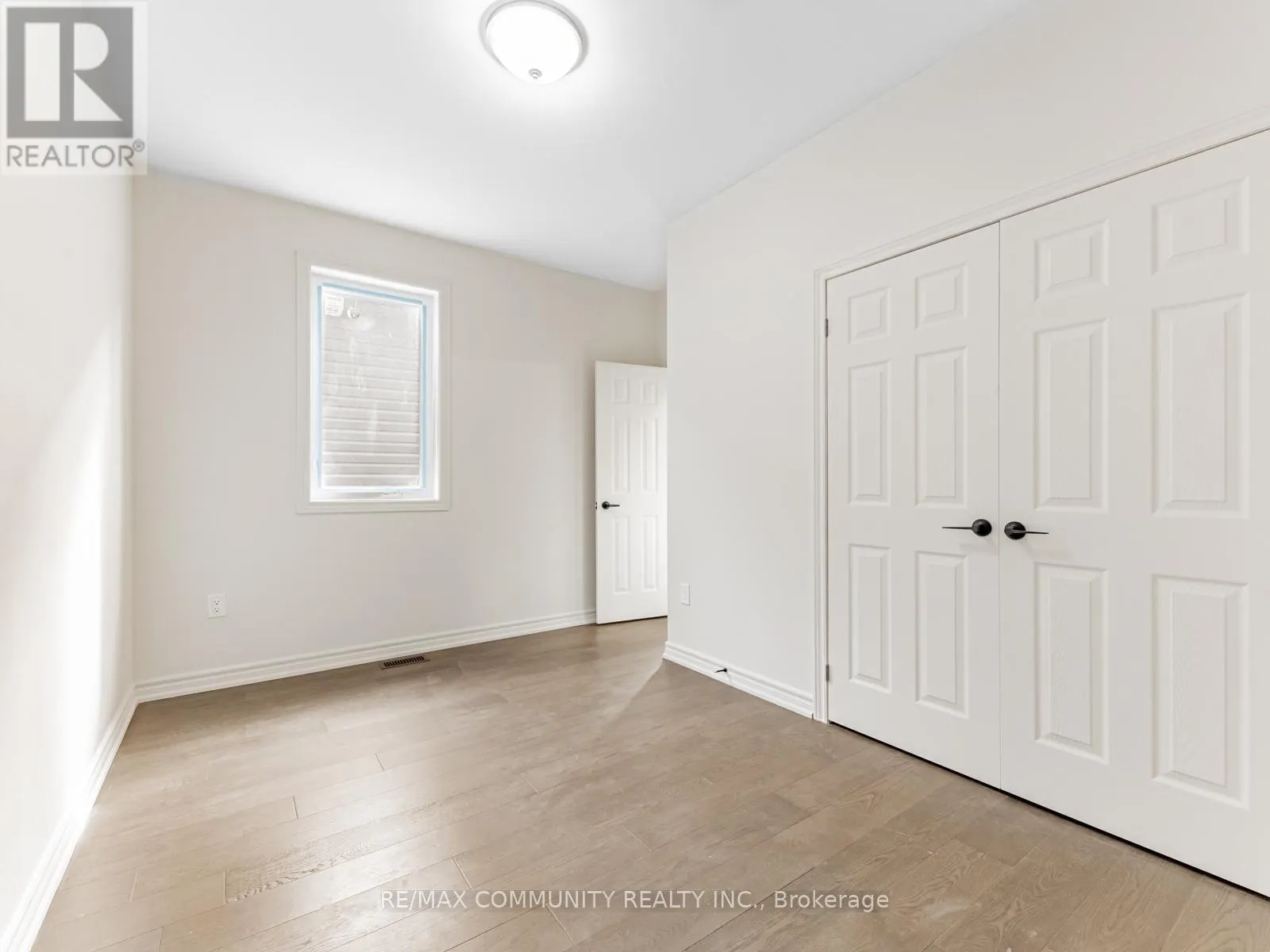 506 SIMCOE STREET