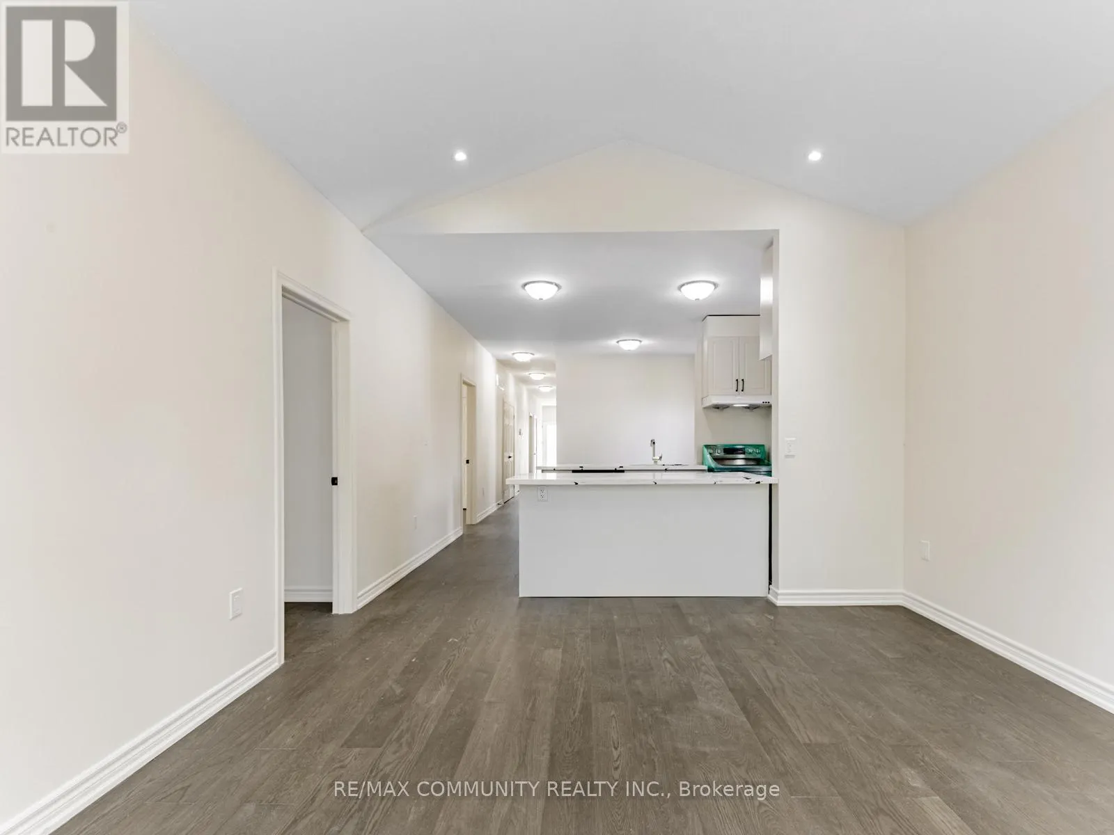 506 SIMCOE STREET