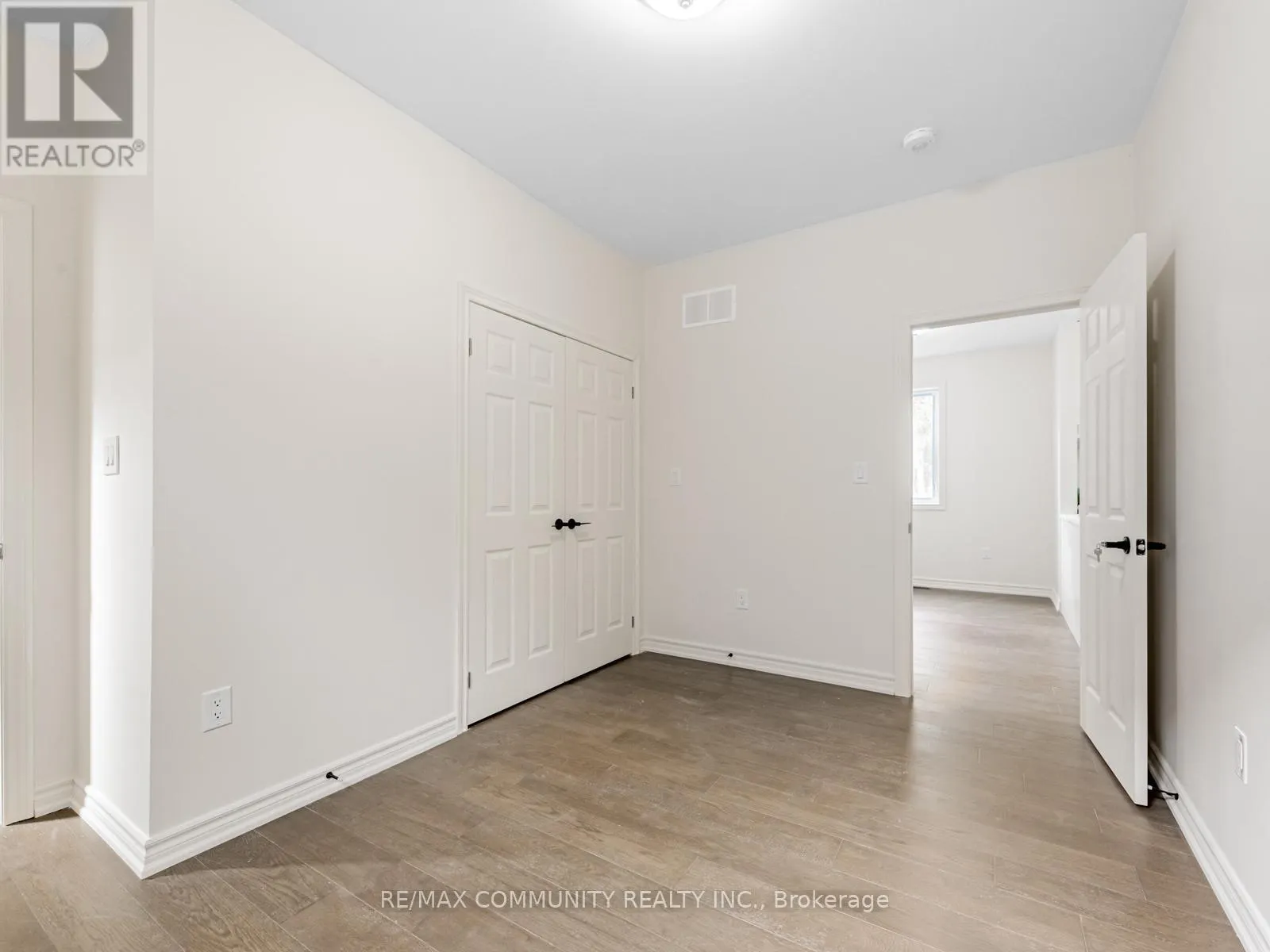 506 SIMCOE STREET