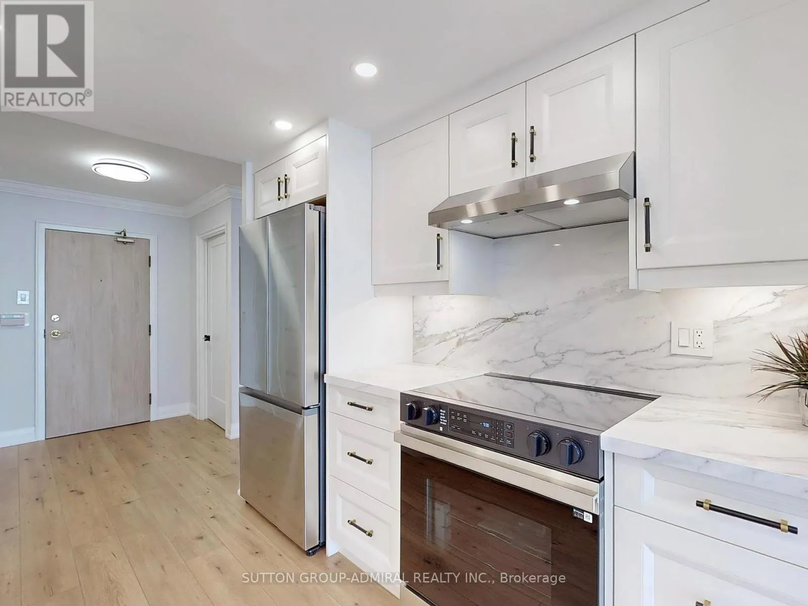 717 - 20 HARDING BOULEVARD W