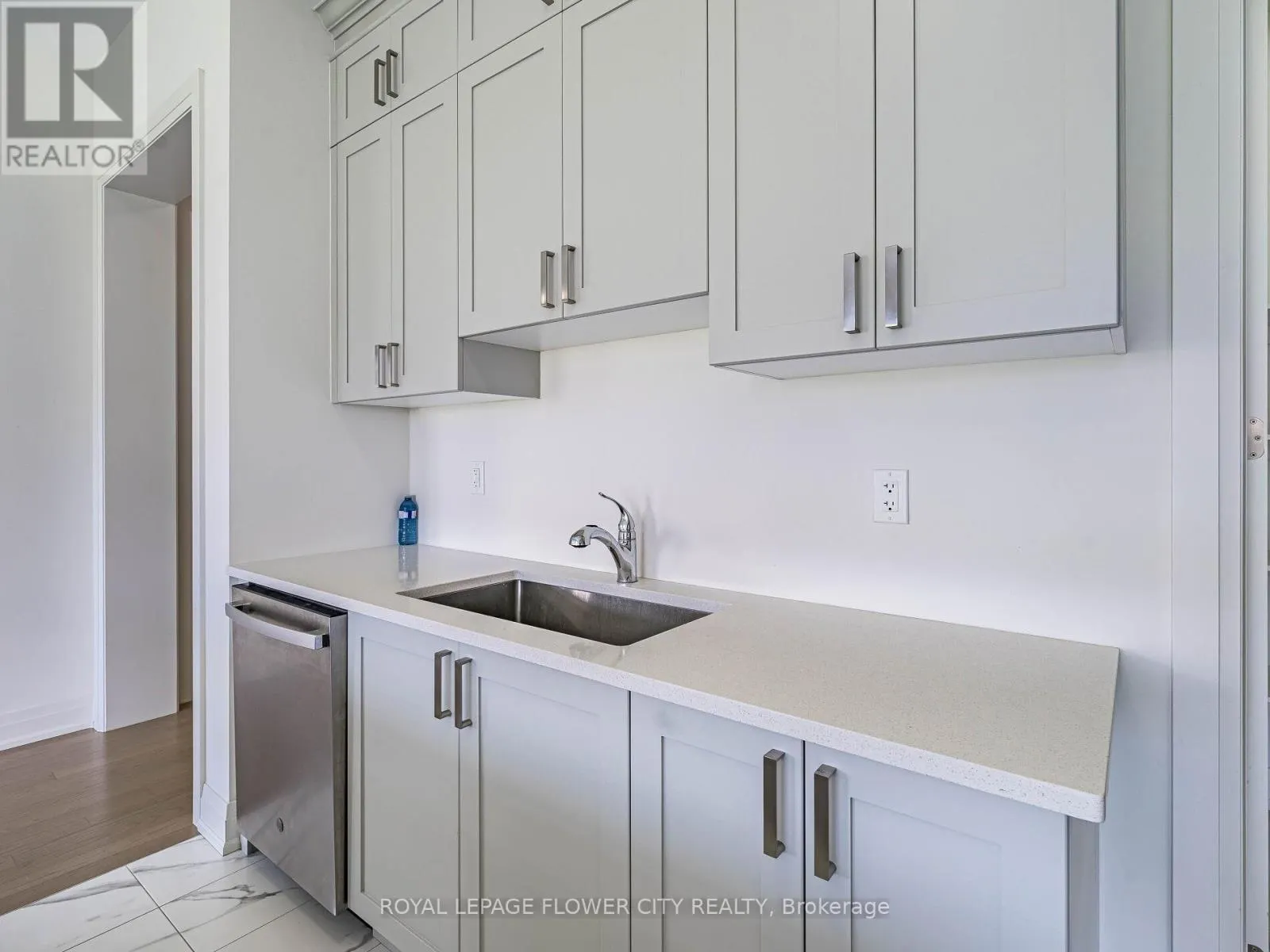 26 HUMMINGBIRD GROVE