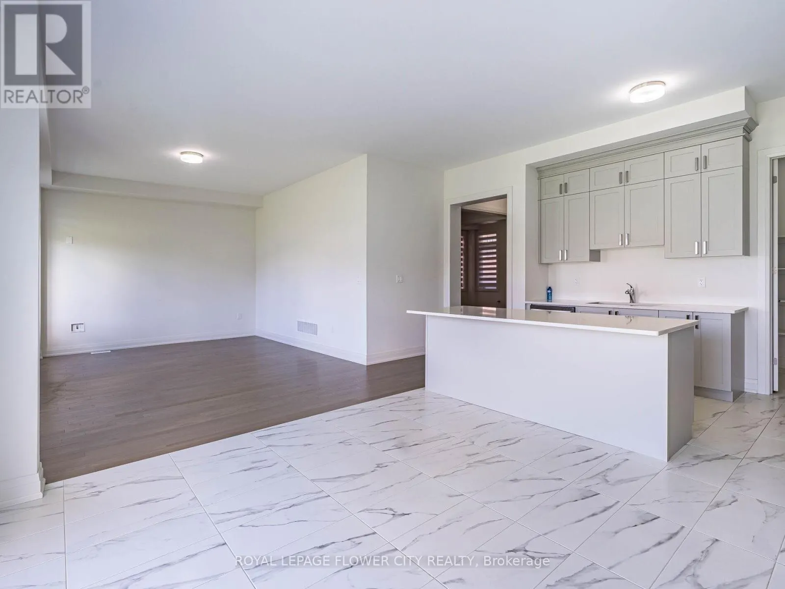 26 HUMMINGBIRD GROVE