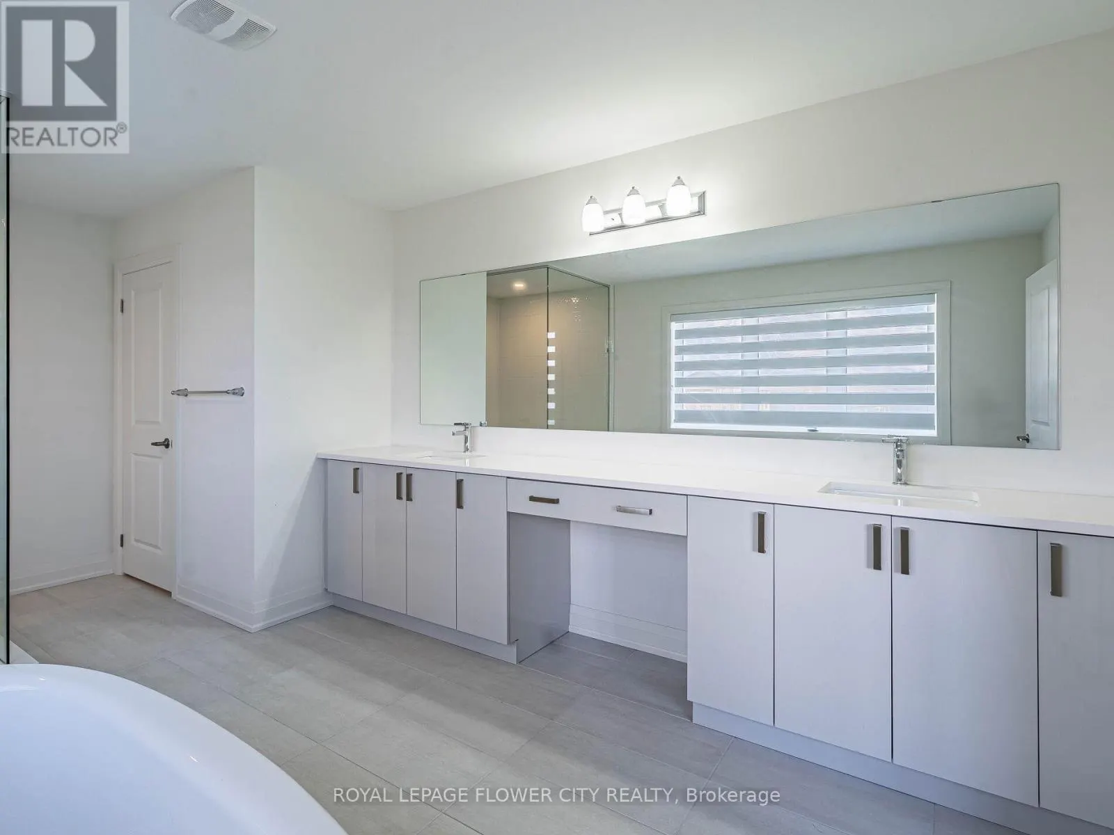 26 HUMMINGBIRD GROVE