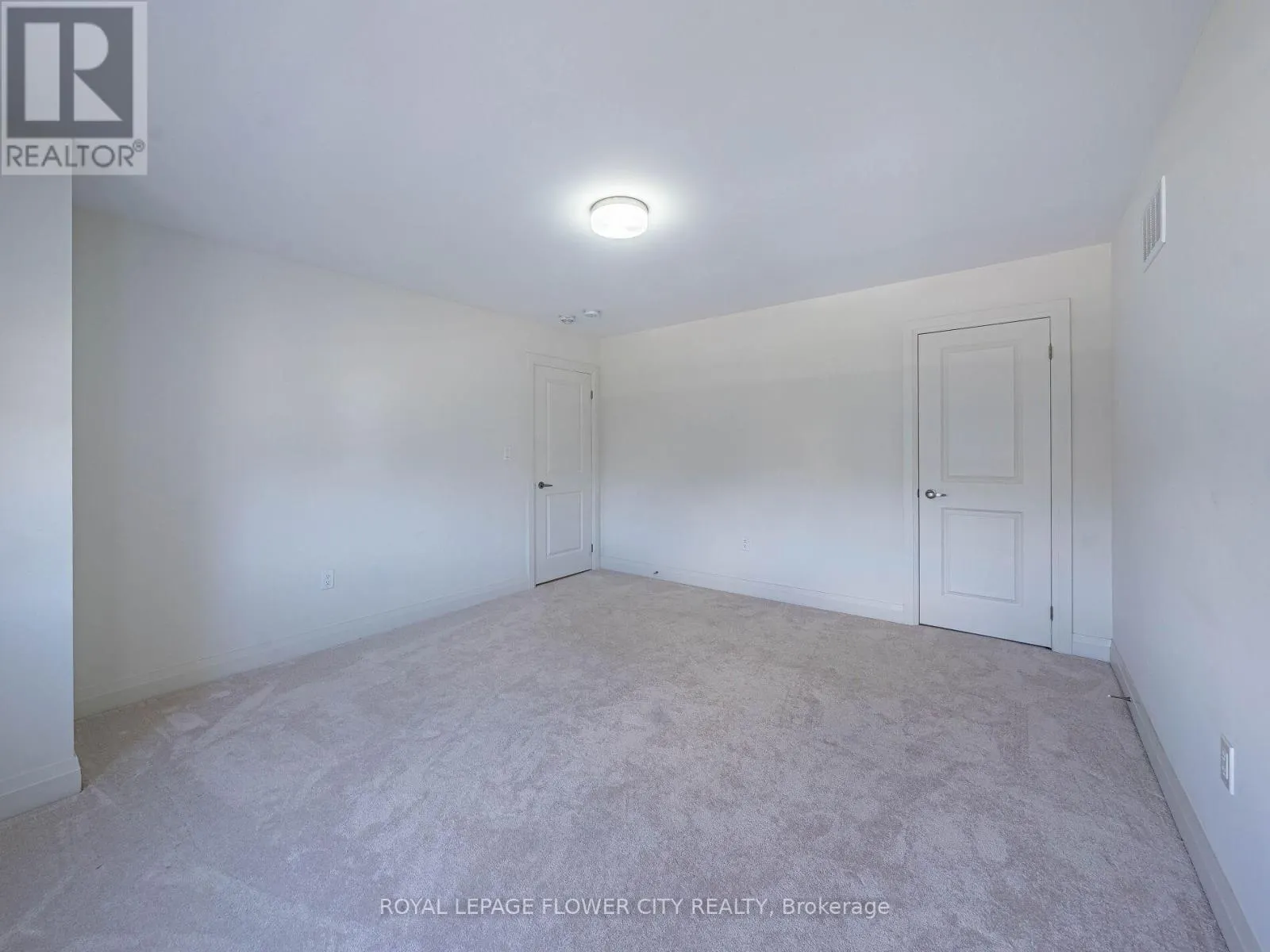 26 HUMMINGBIRD GROVE