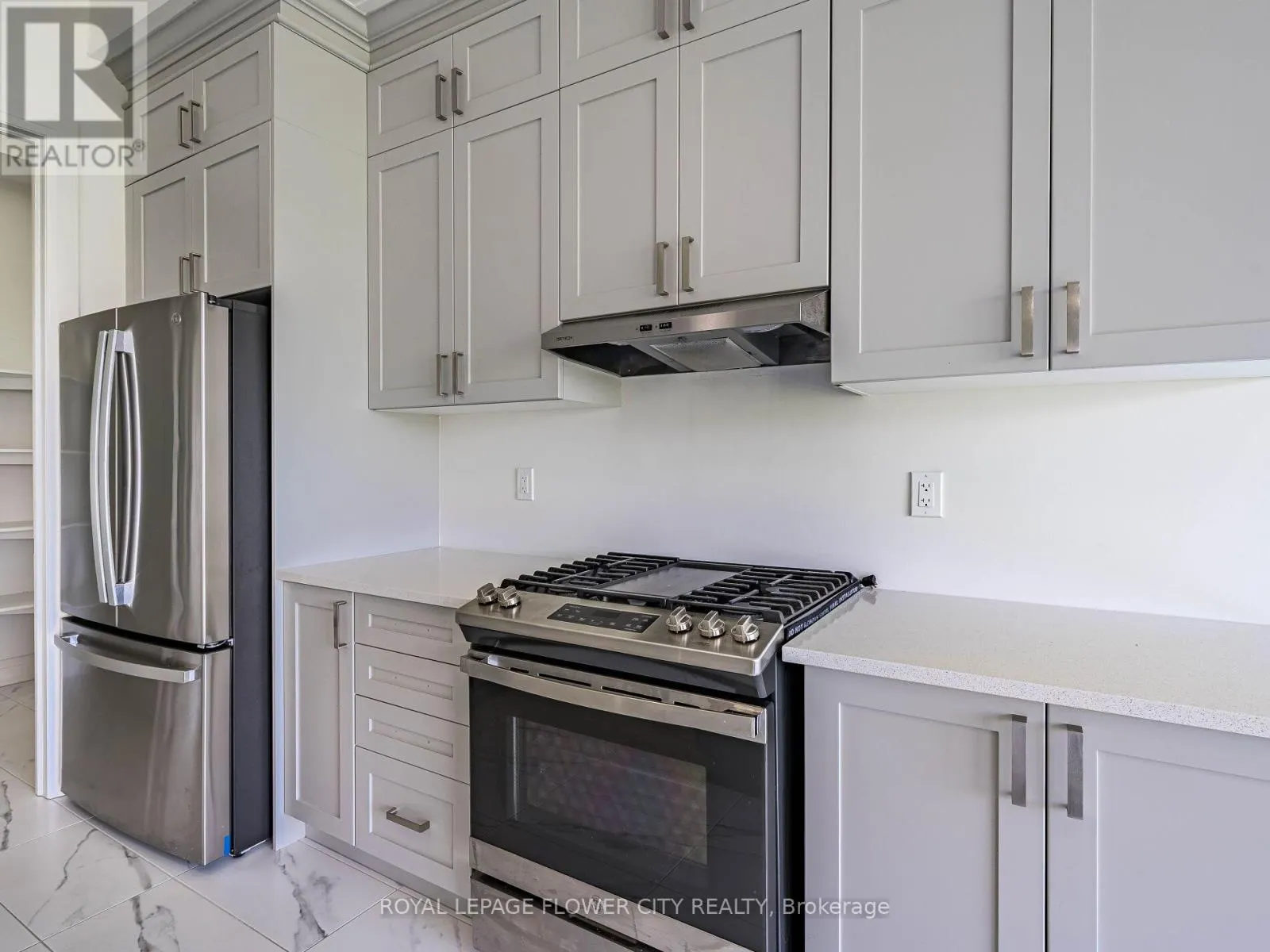 26 HUMMINGBIRD GROVE