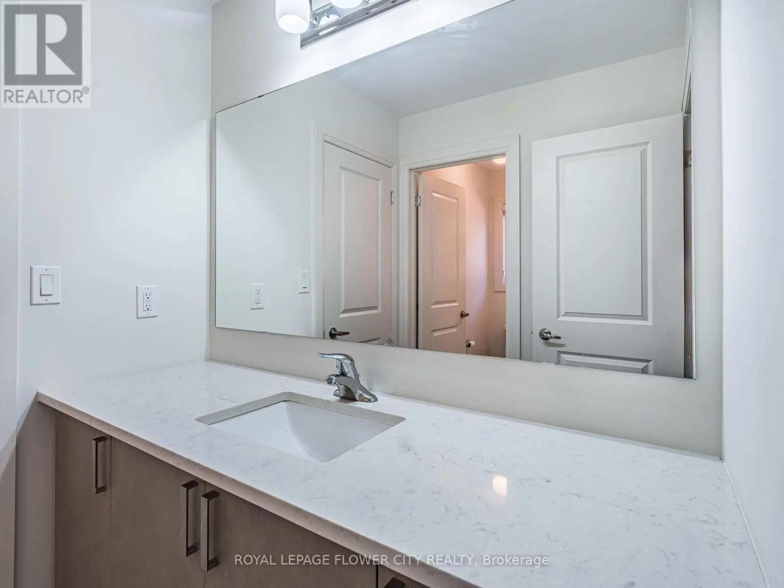 26 HUMMINGBIRD GROVE