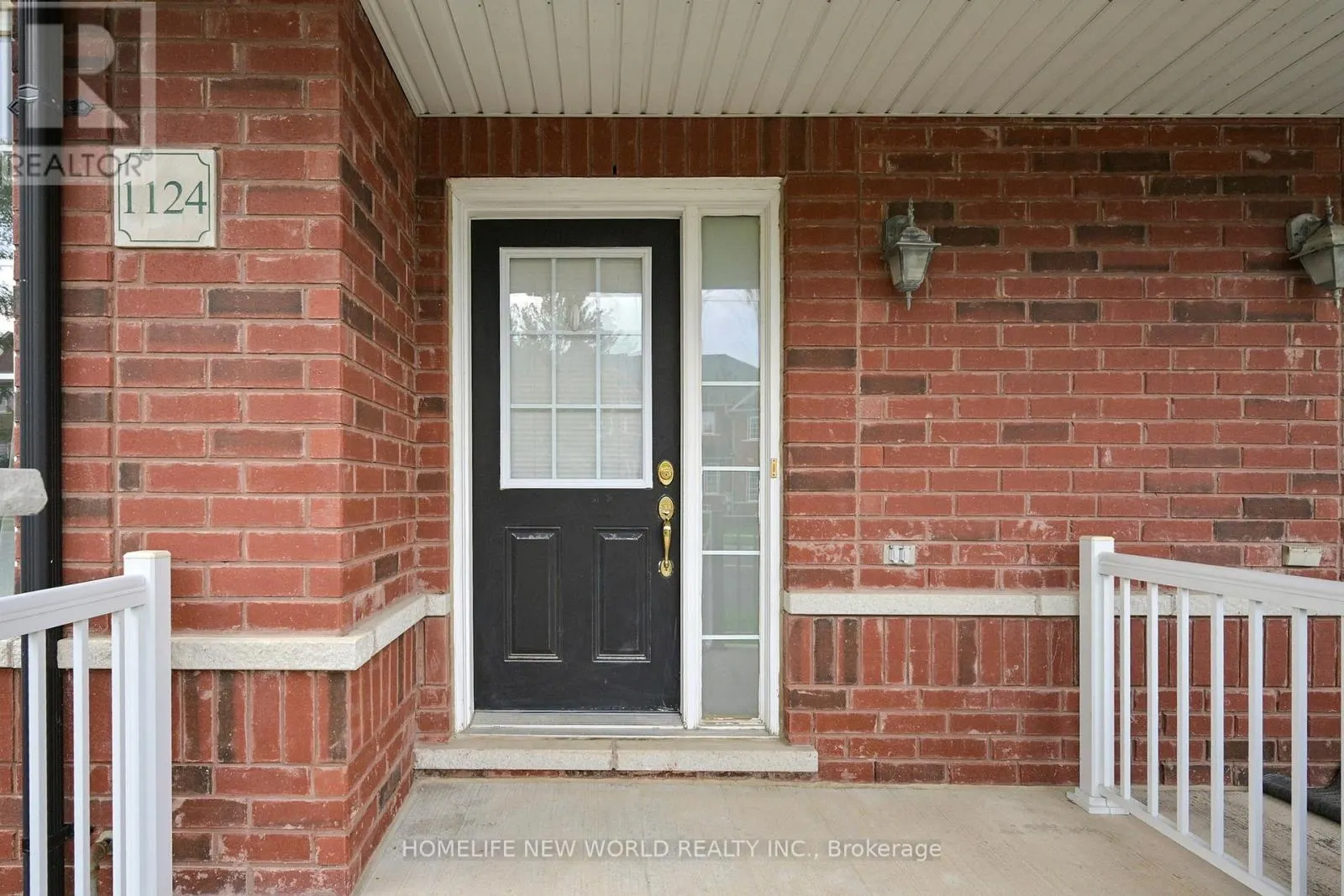 1124 BUR OAK AVENUE