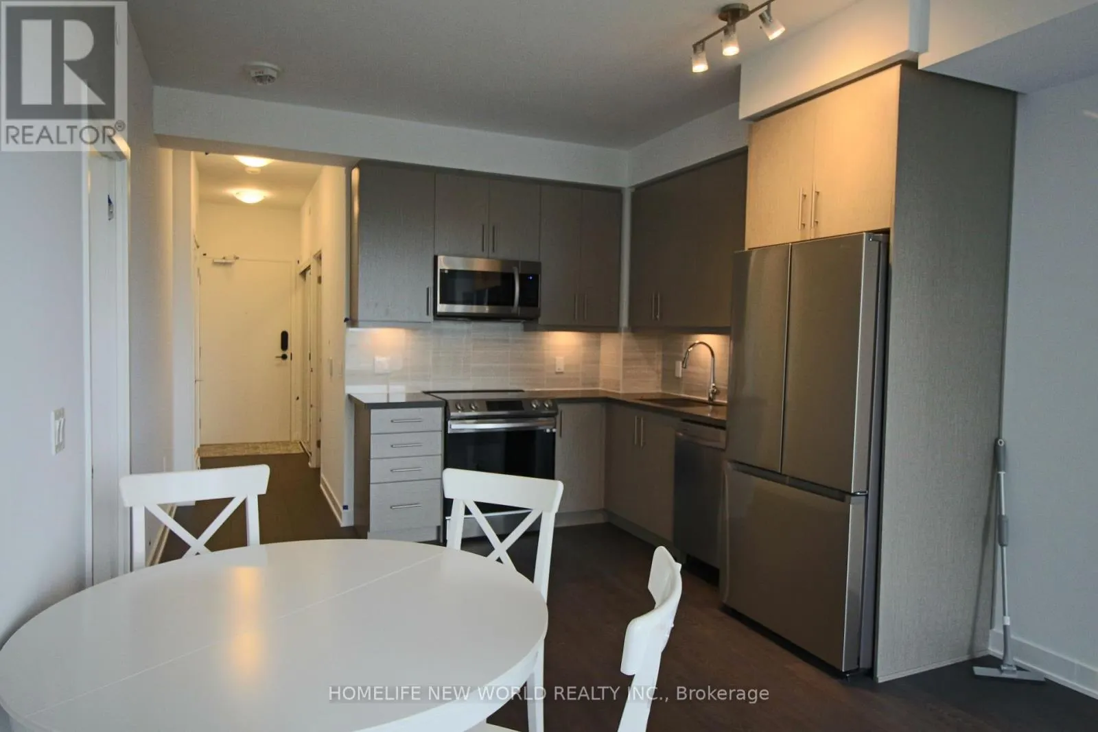 1209 - 105 ONEIDA CRESCENT S