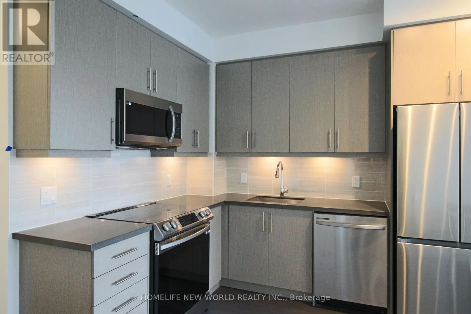 1209 - 105 ONEIDA CRESCENT S