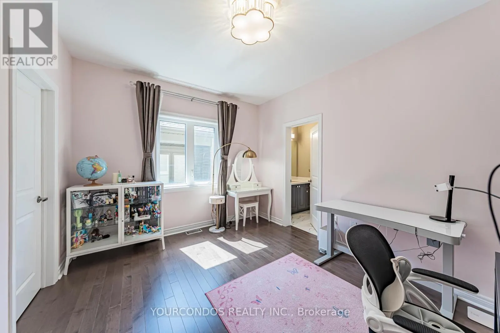 9 SEAGER STREET
