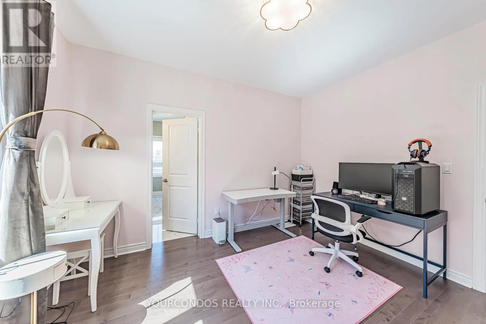 9 SEAGER STREET
