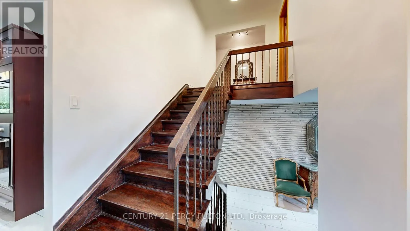 53 POINSETTA DRIVE