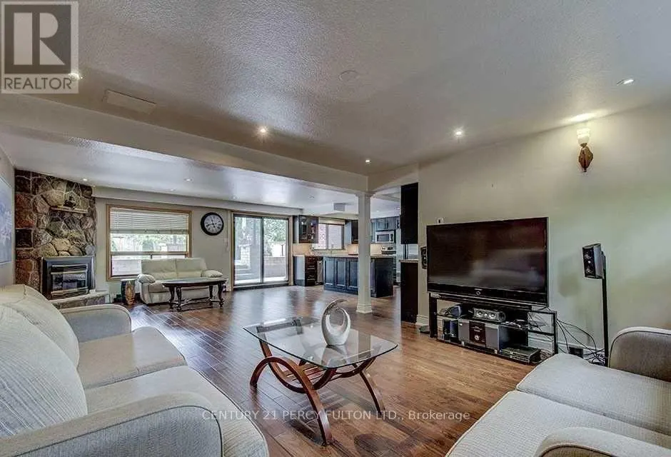 53 POINSETTA DRIVE
