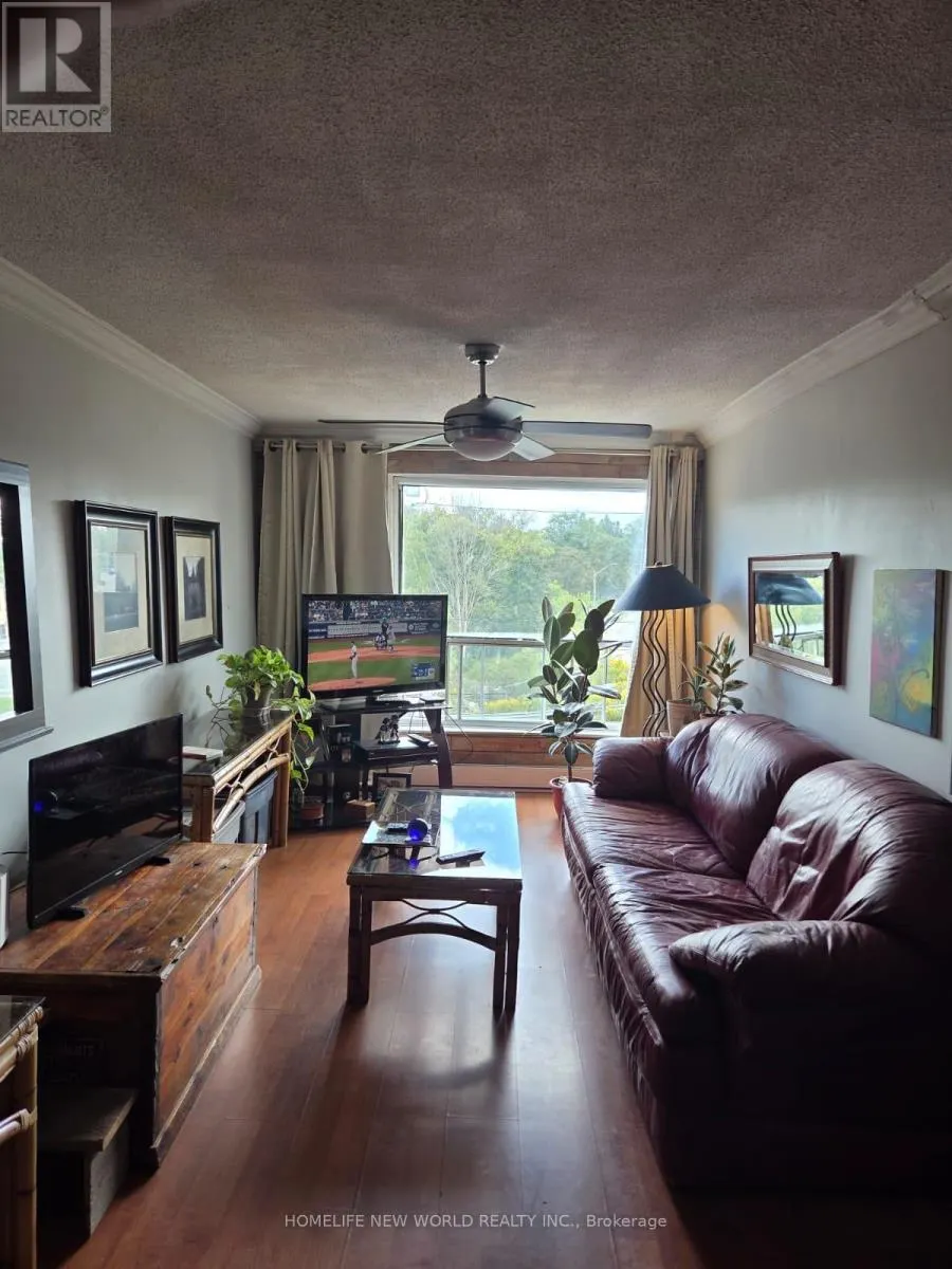 8 - 42 BROCK STREET W