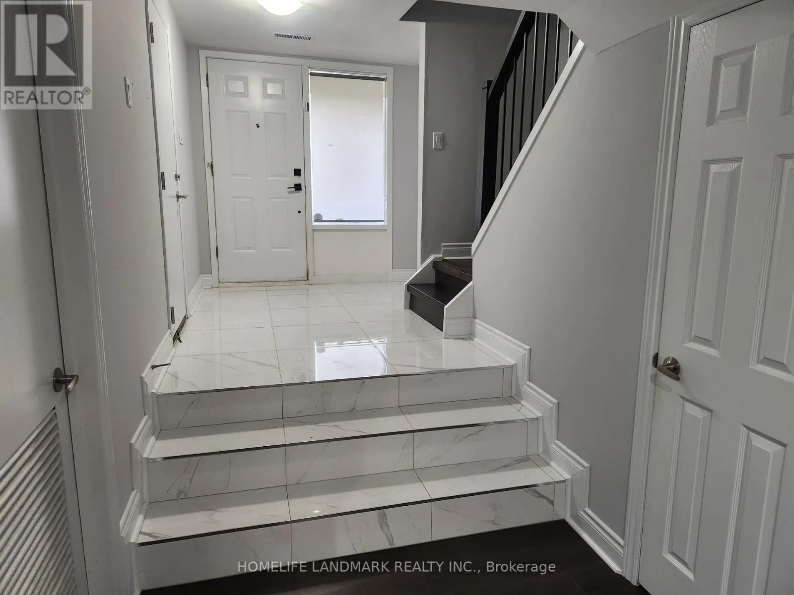 104 - 7 POPLAR CRESCENT