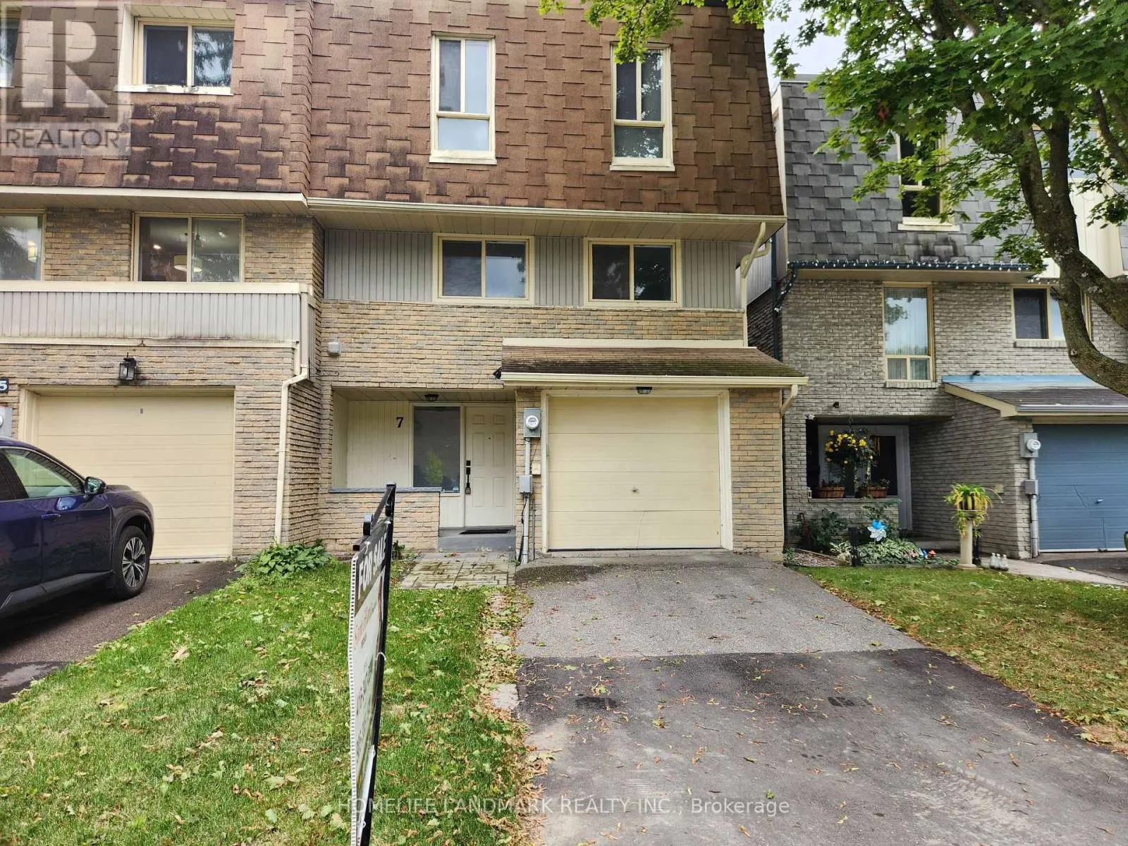 104 - 7 POPLAR CRESCENT