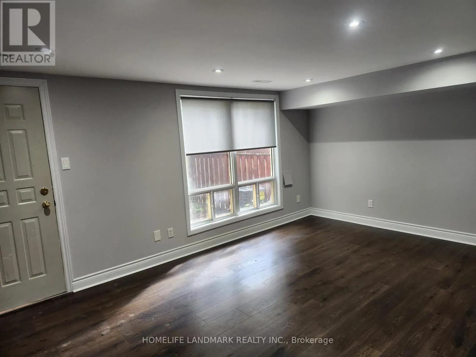 104 - 7 POPLAR CRESCENT