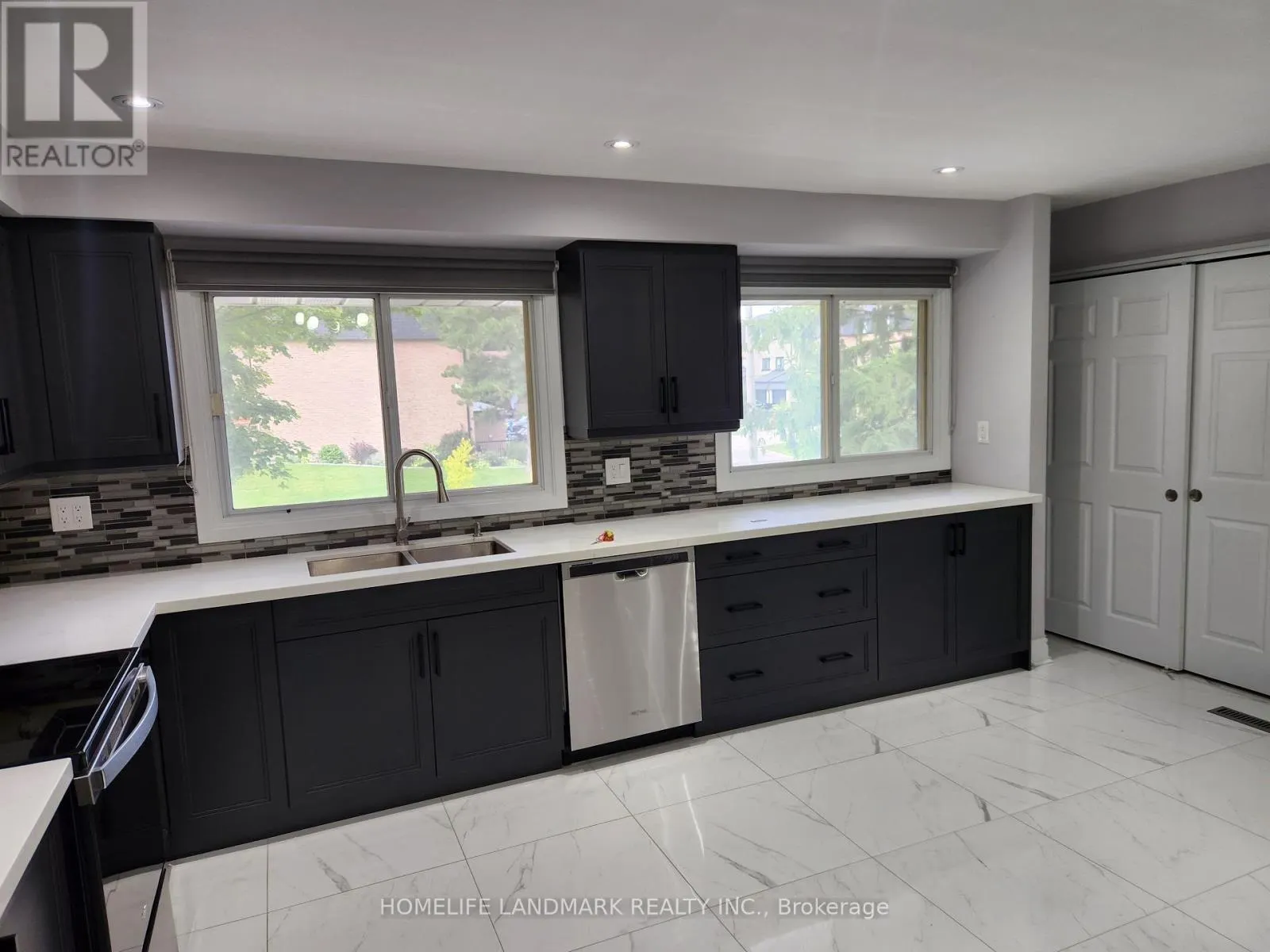 104 - 7 POPLAR CRESCENT