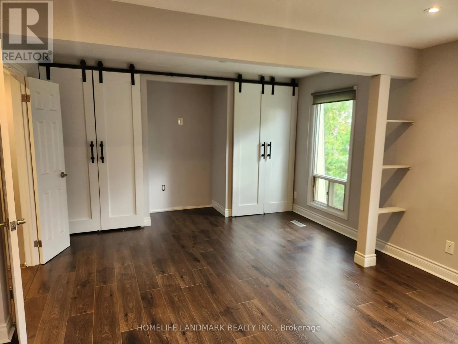 104 - 7 POPLAR CRESCENT