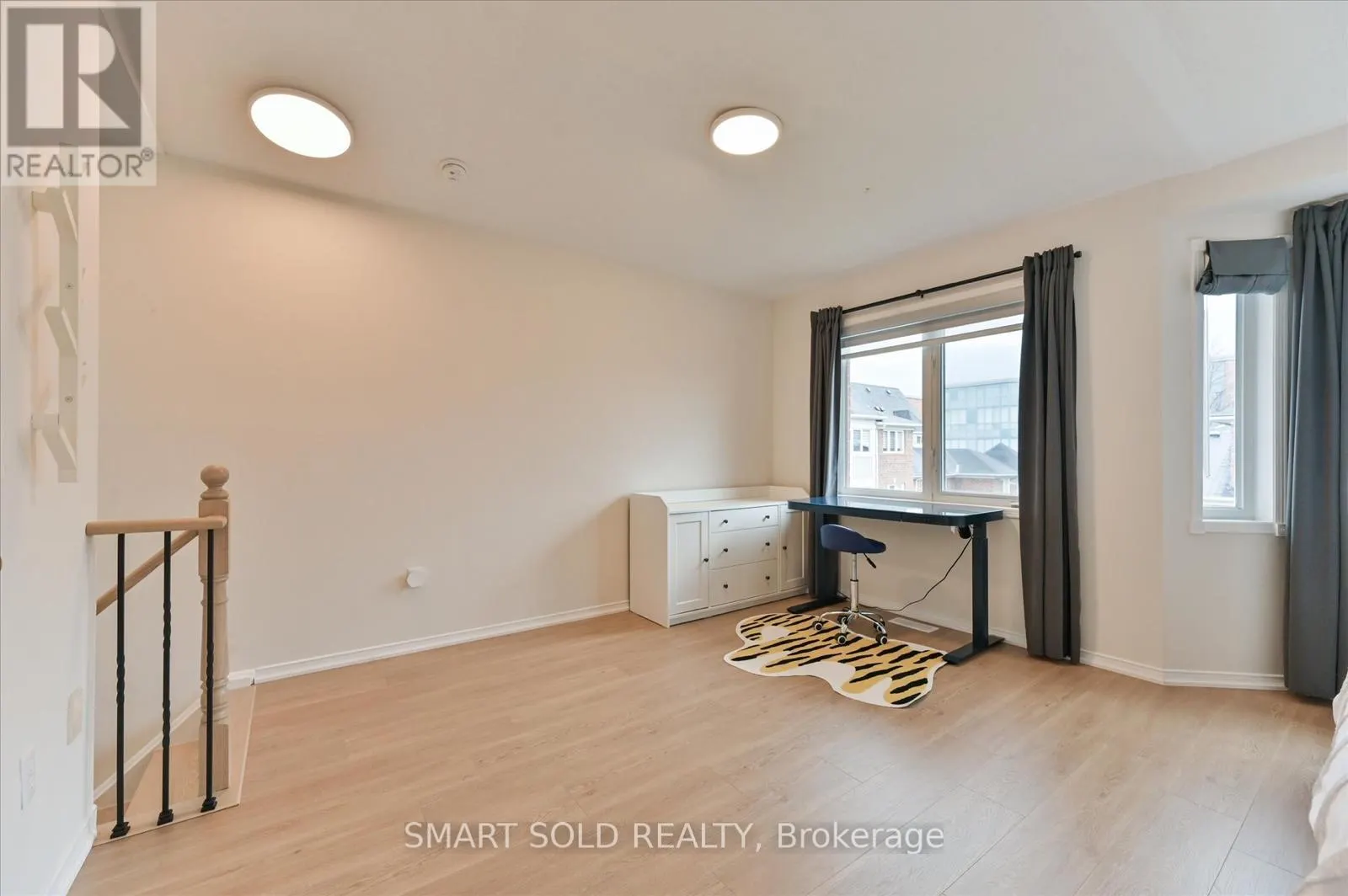 152 - 18 CLARK AVENUE W