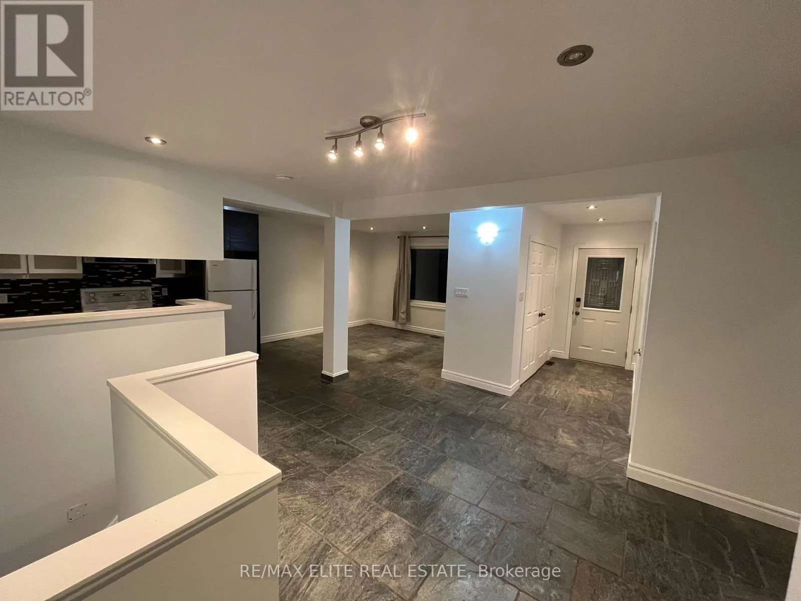 MAIN - 16 CARTIER CRESCENT