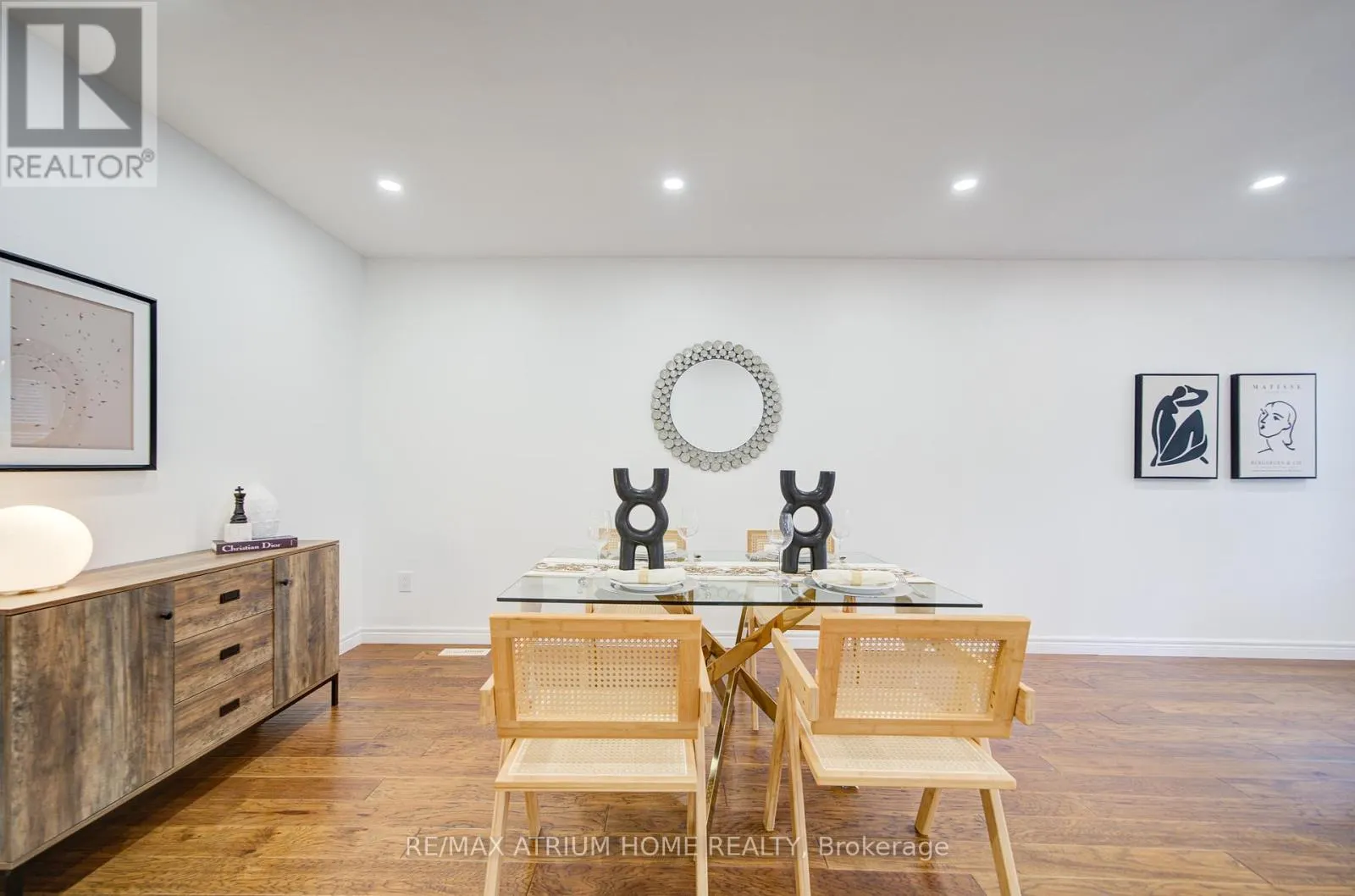 70 MILLCROFT WAY