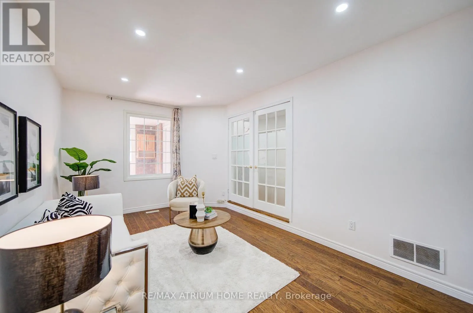 70 MILLCROFT WAY