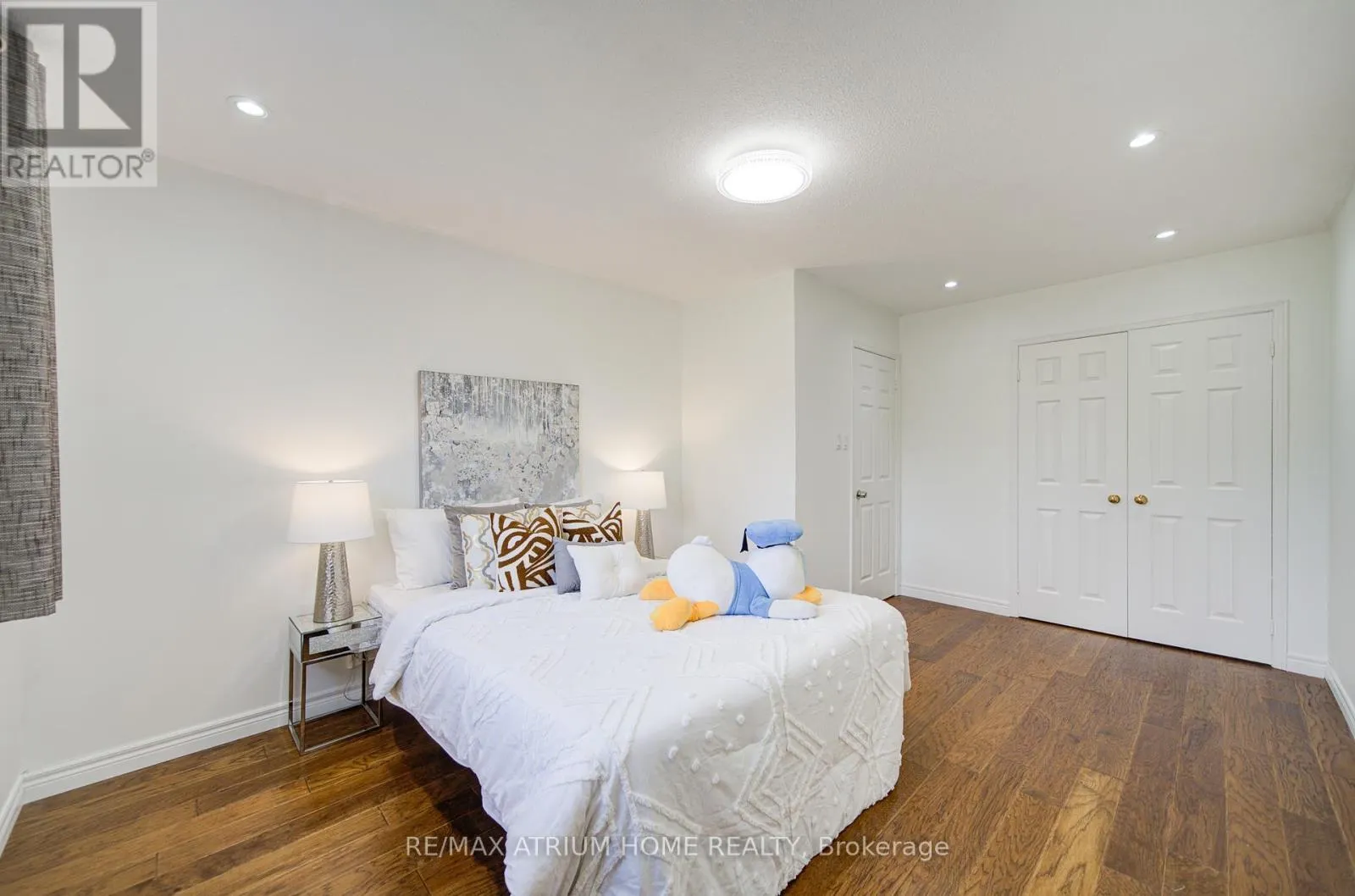 70 MILLCROFT WAY