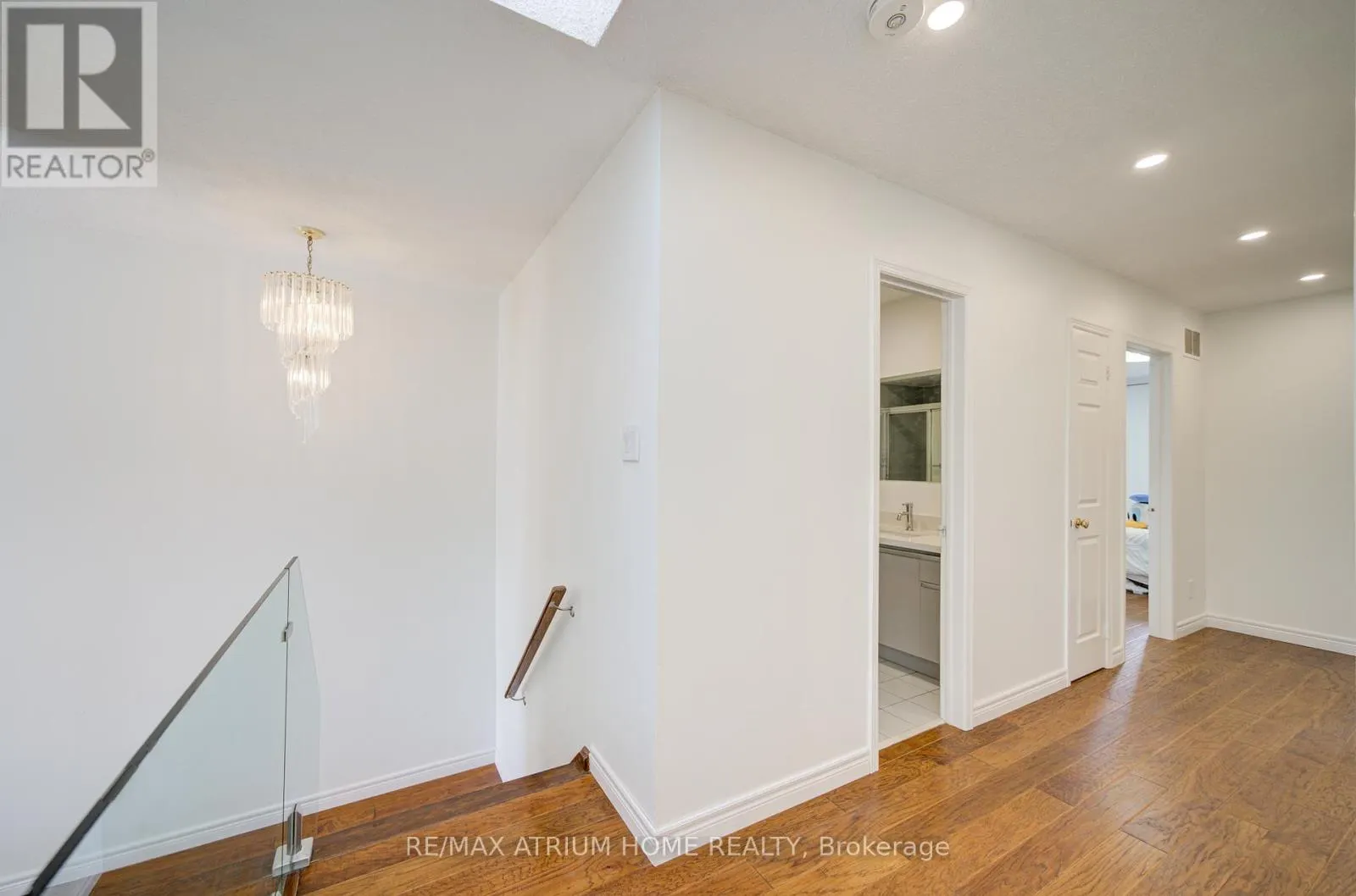 70 MILLCROFT WAY