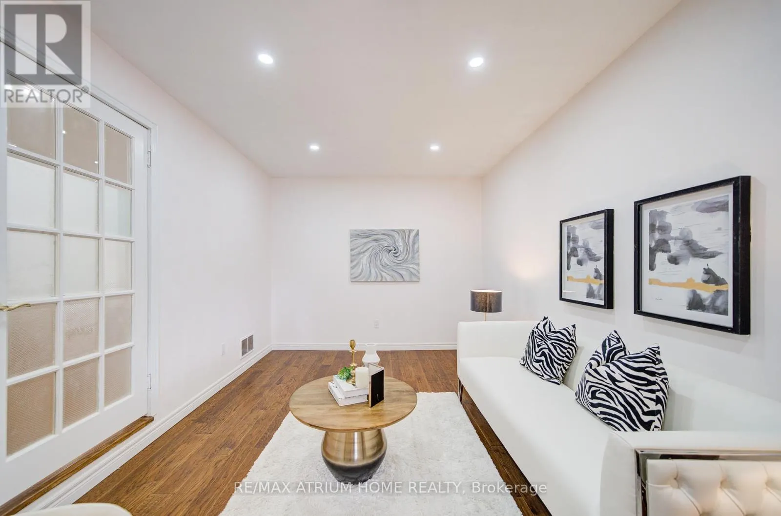 70 MILLCROFT WAY