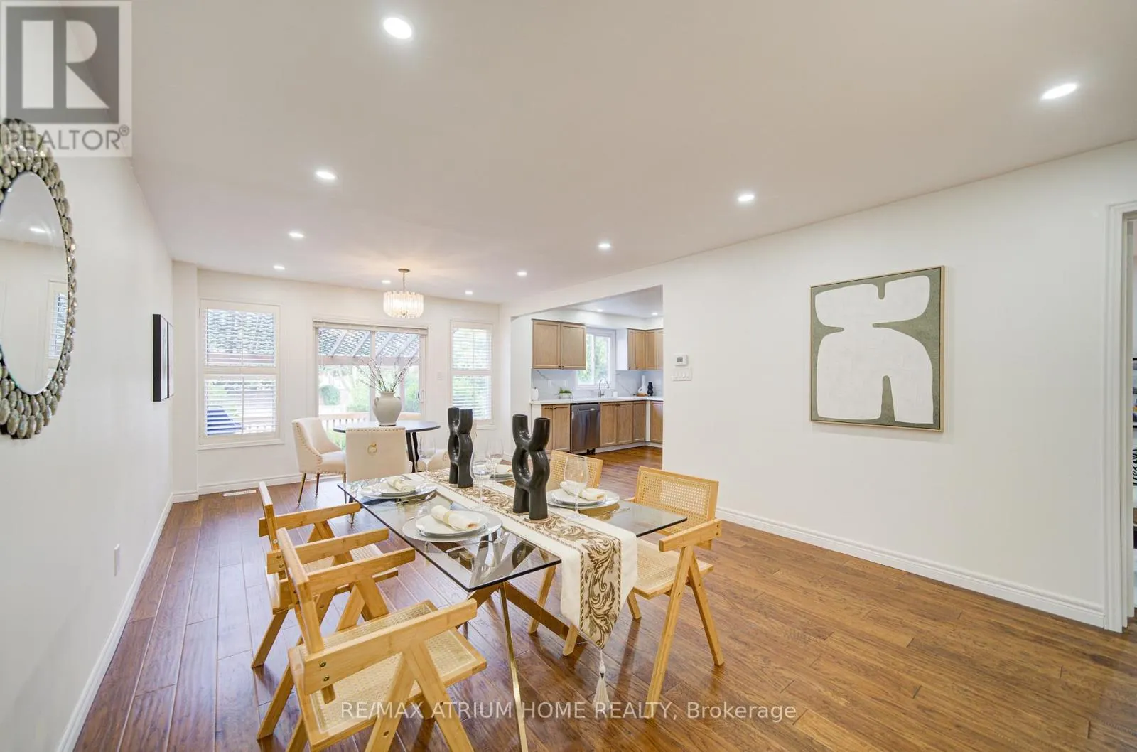 70 MILLCROFT WAY