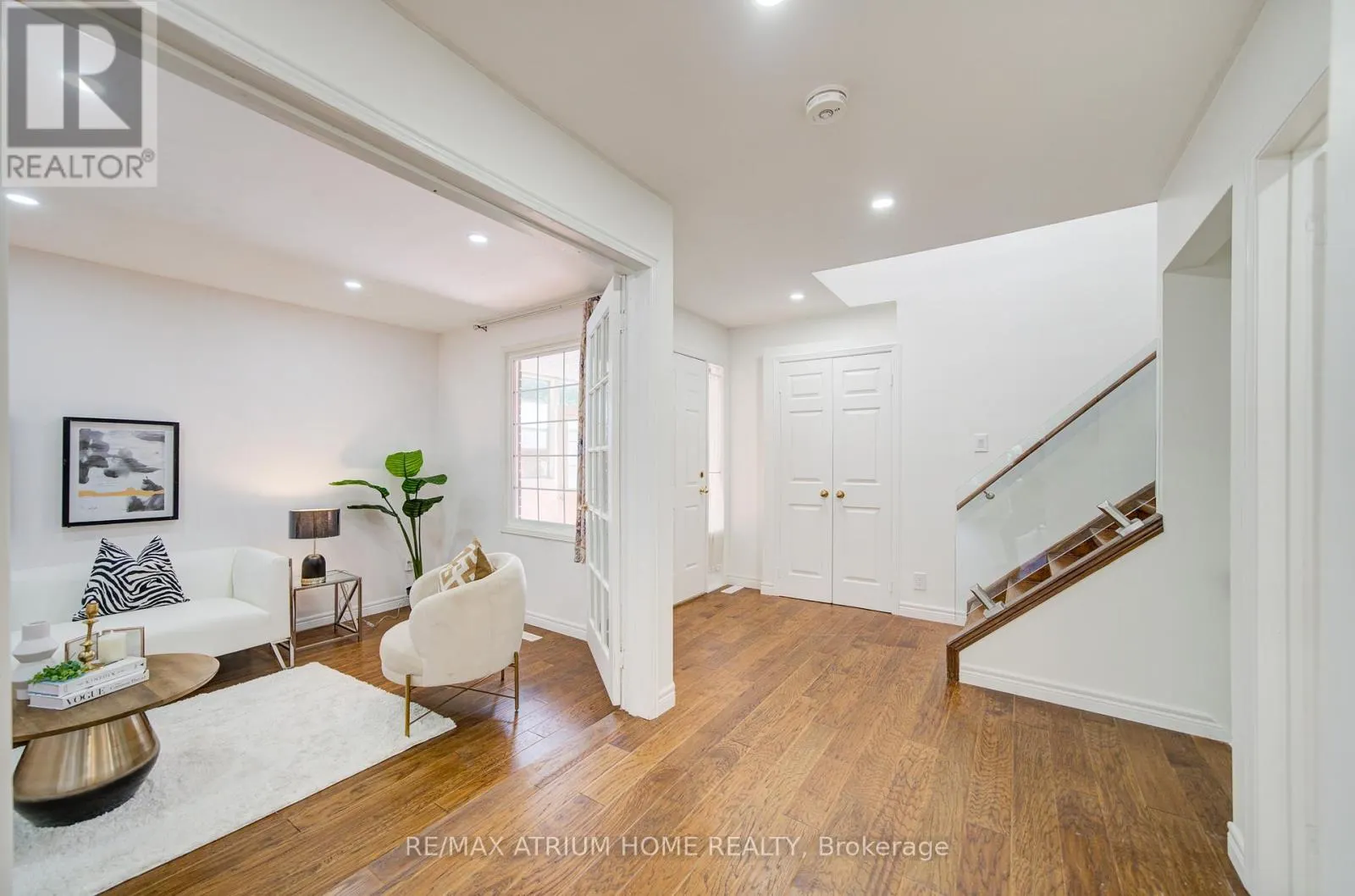 70 MILLCROFT WAY