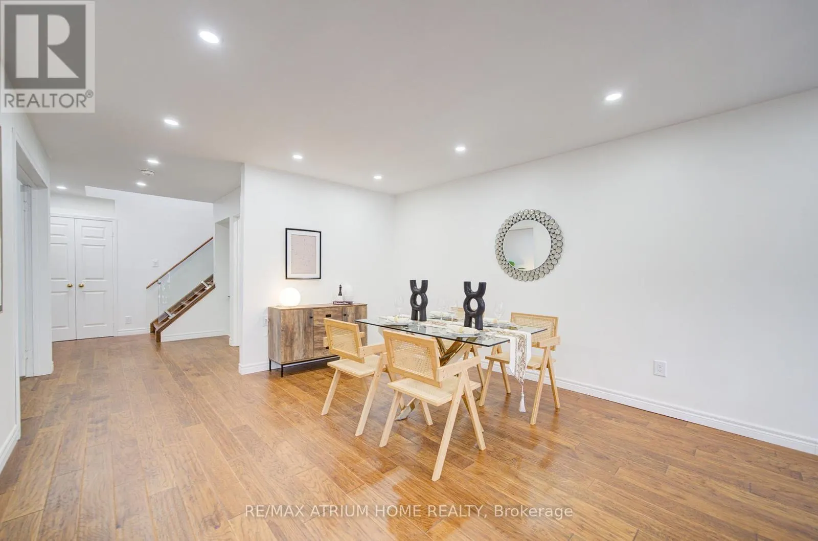70 MILLCROFT WAY