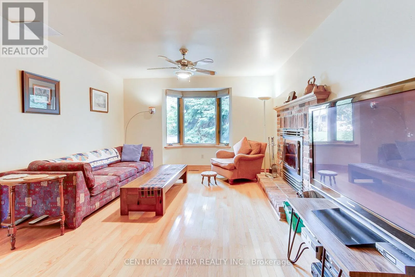 6 PENNY PLACE