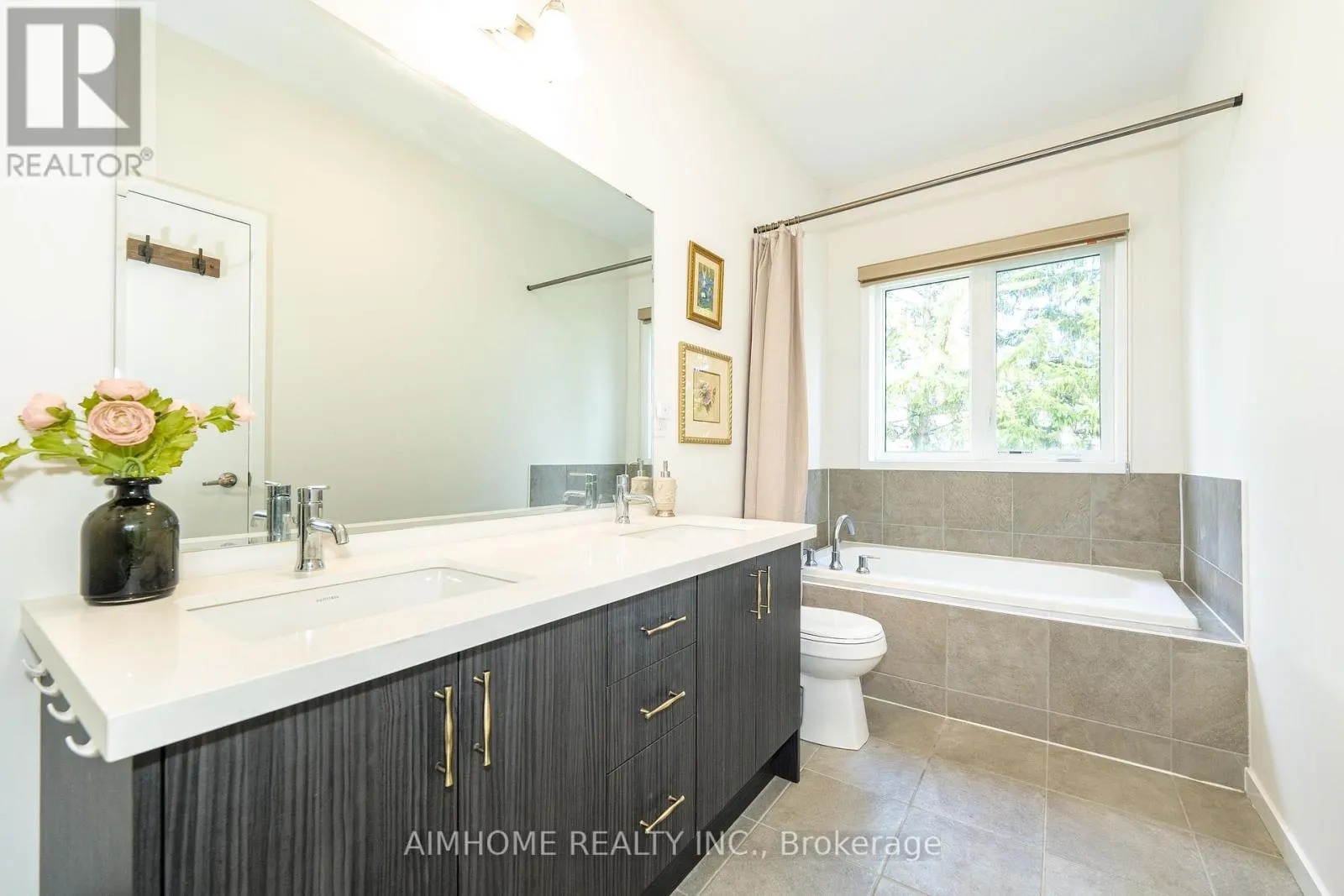 13 ARMILLO PLACE