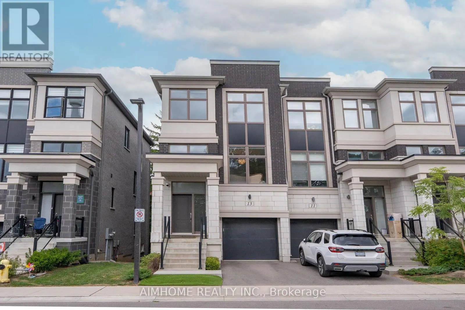 13 ARMILLO PLACE