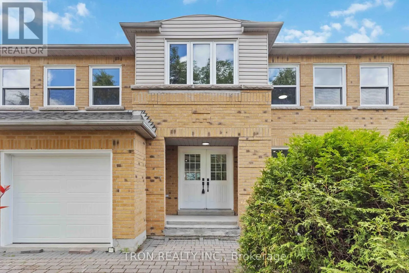 33 GUILDFORD CIRCLE